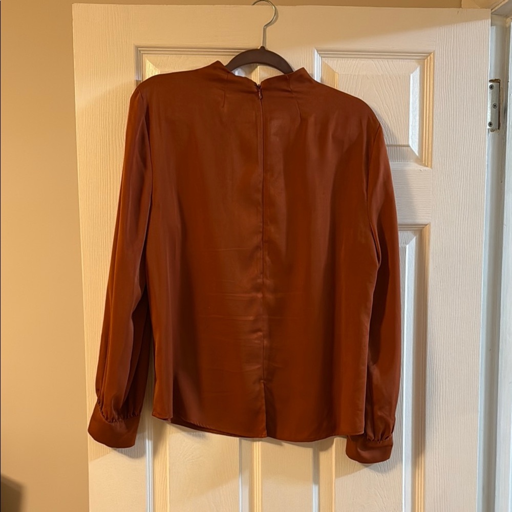 Women's Rust Button-Detail Top - Picture 4 of 5